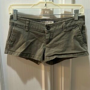 Abercrombie Size 00 low rise shorts
